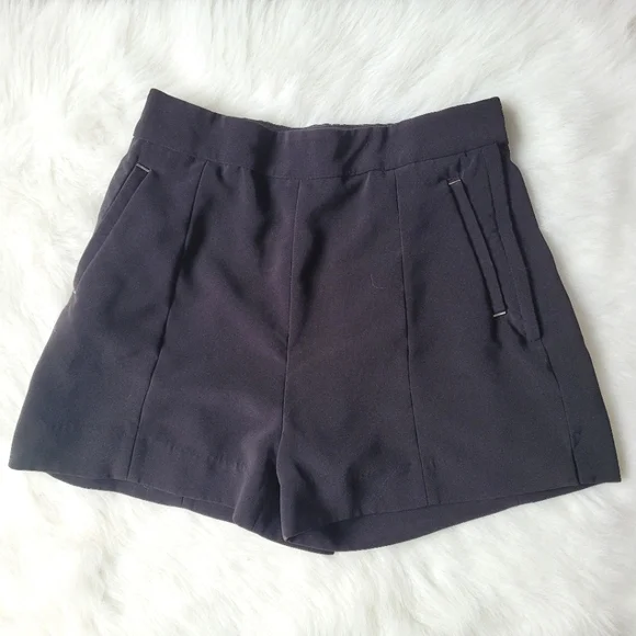 h&m dress shorts Ladies - Black High-waisted tailored shorts - Size: 16